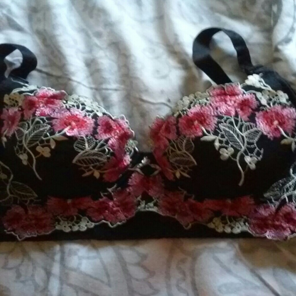 NWOT Sexy Bra Black and red with a diamond piece